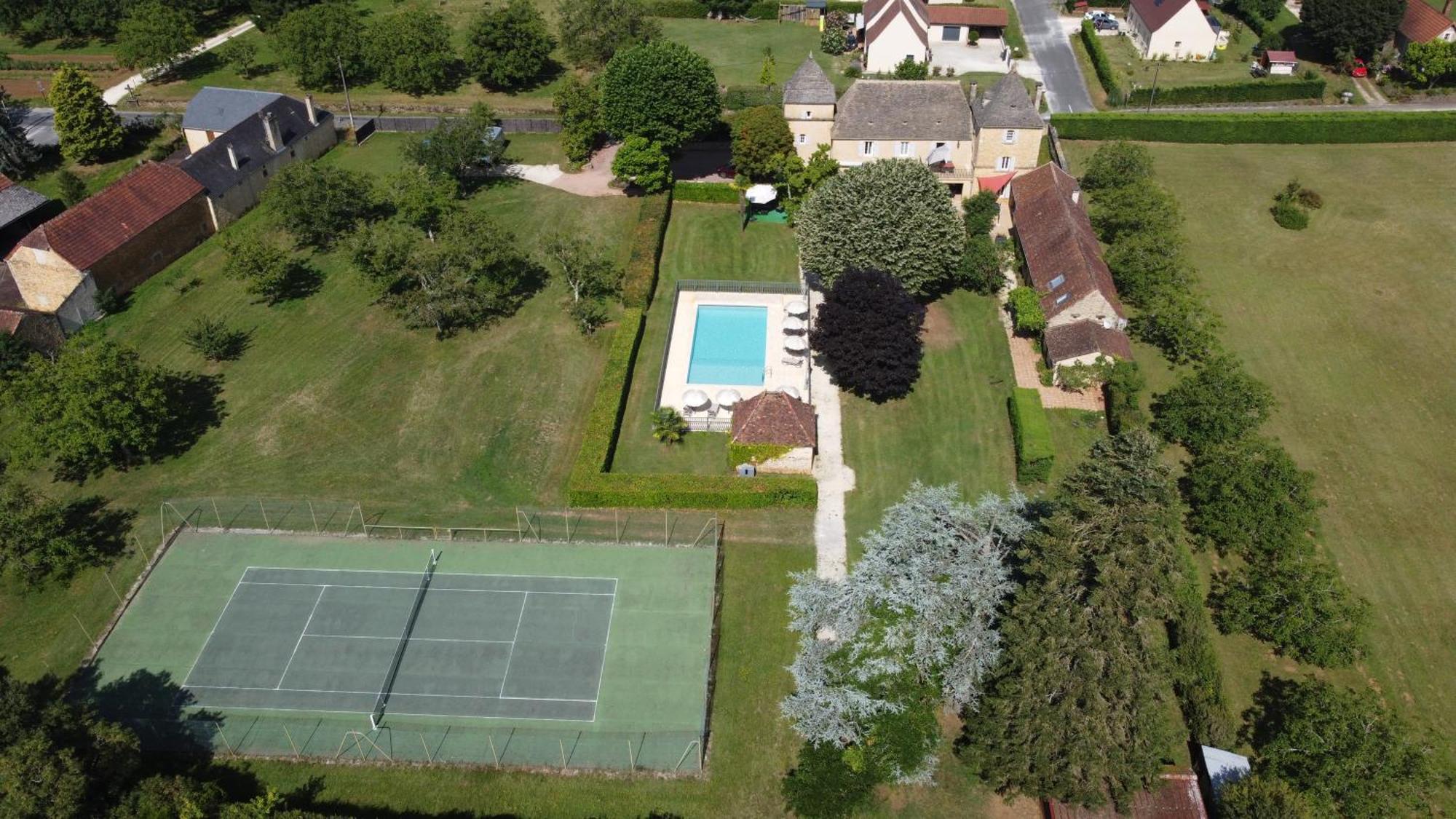 Domaine Jolidetour Climatise, Piscine Et Tennis Prives Hotell Saint-Crépin-et-Carlucet Eksteriør bilde