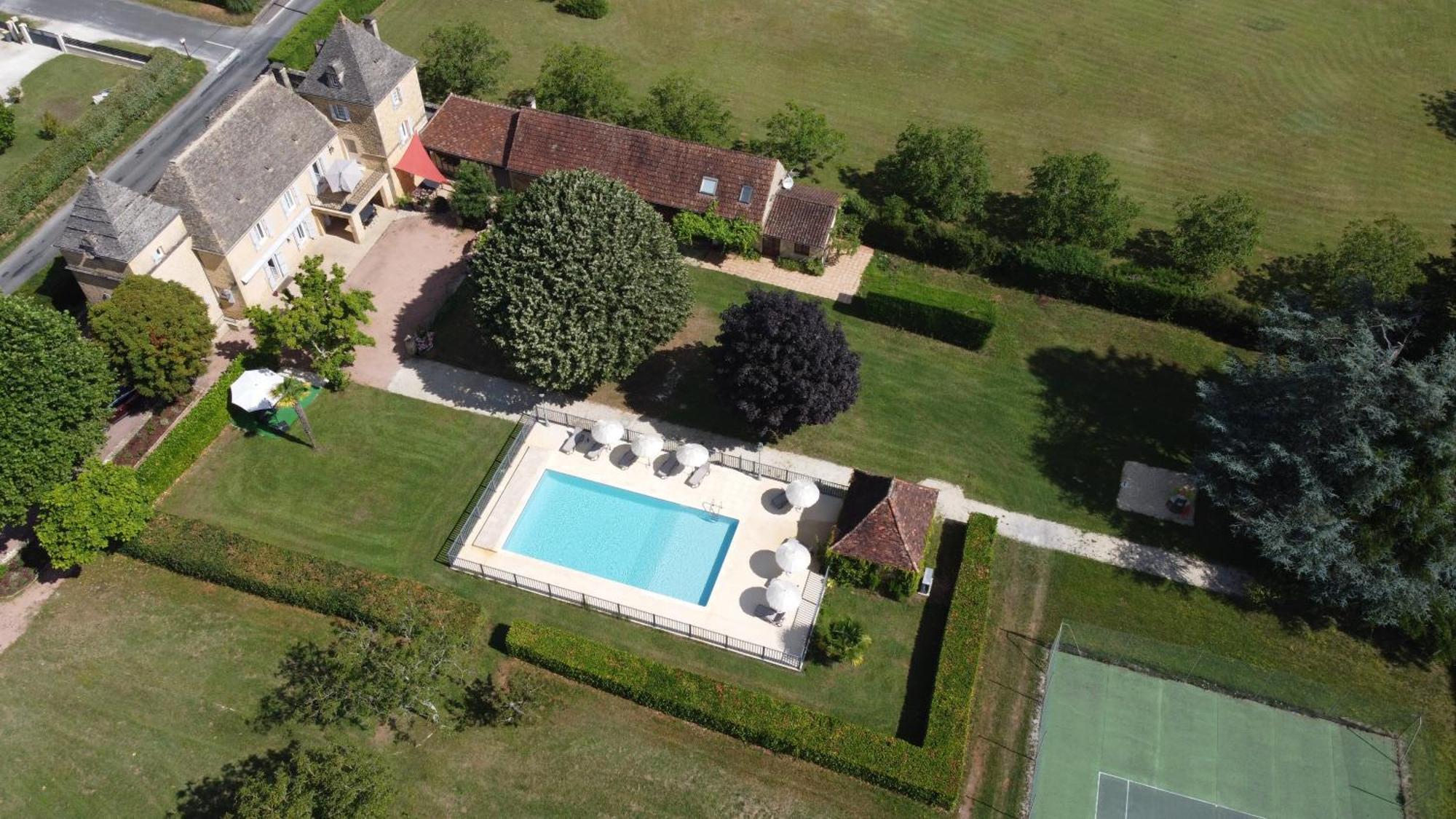 Domaine Jolidetour Climatise, Piscine Et Tennis Prives Hotell Saint-Crépin-et-Carlucet Eksteriør bilde